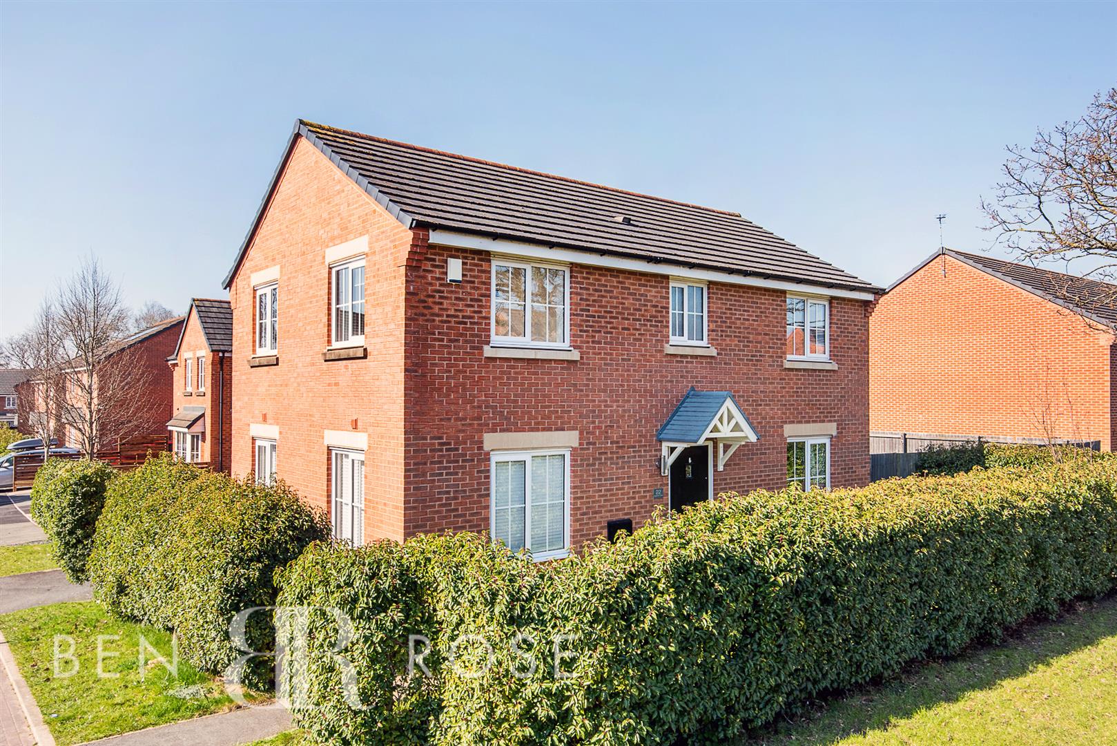 4 bed property in Leighfield Close, Leyland